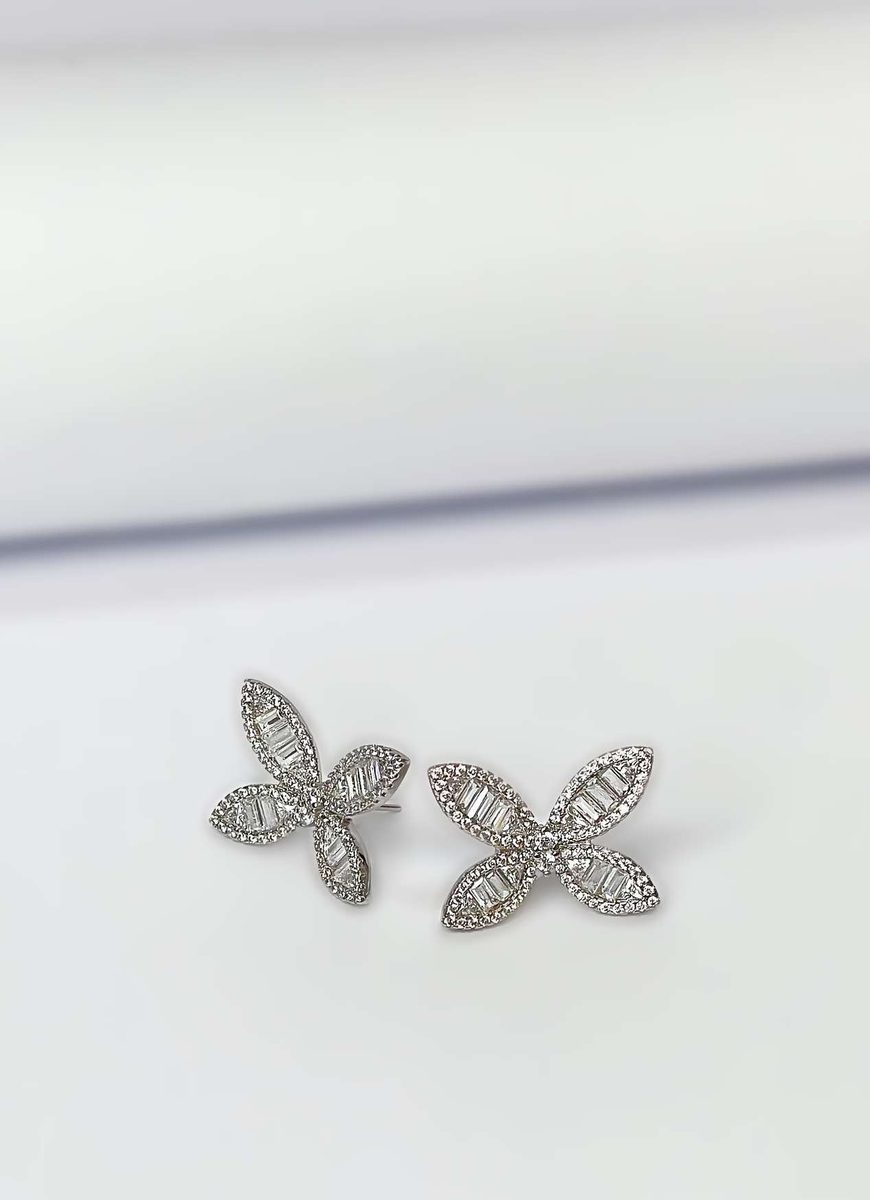 Lumiere Stud Earrings